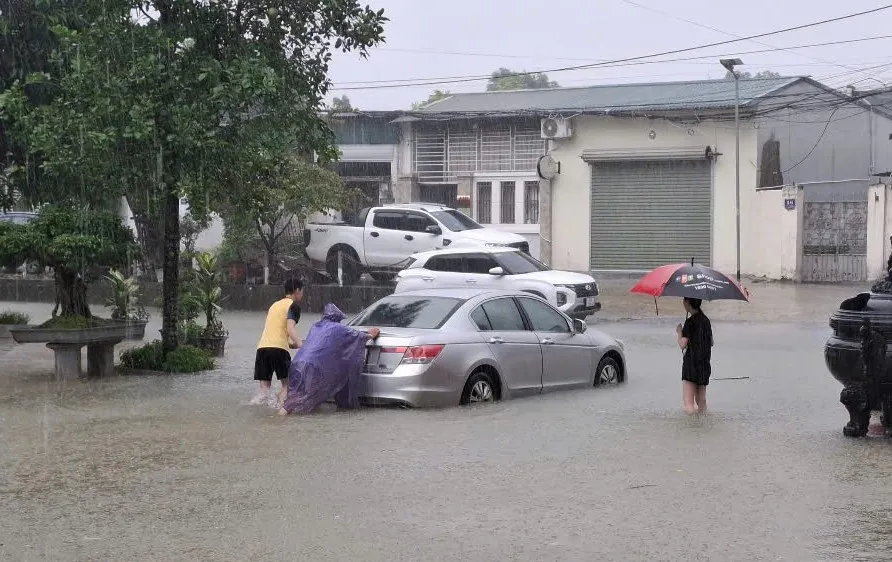 Podcast bản tin tối 22-7: Thanh Hóa: Mưa lớn gây sạt lở đê, ngập lụt nhiều nơi?; 2 lần tấn công bạn trai bằng dao, cô gái lãnh án tù chung thân