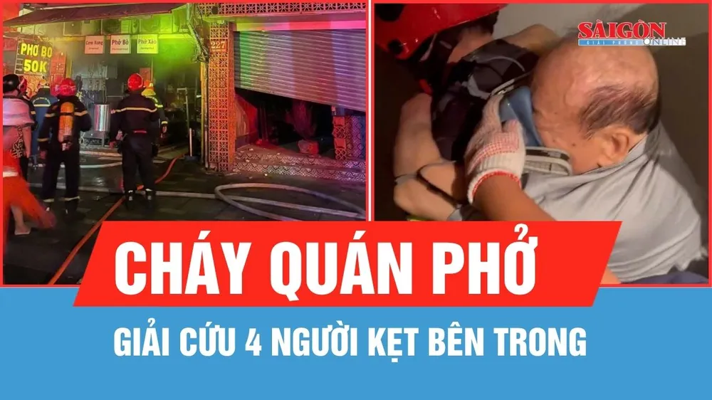 TPHCM: Giải cứu 4 người kẹt trong quán phở đang cháy