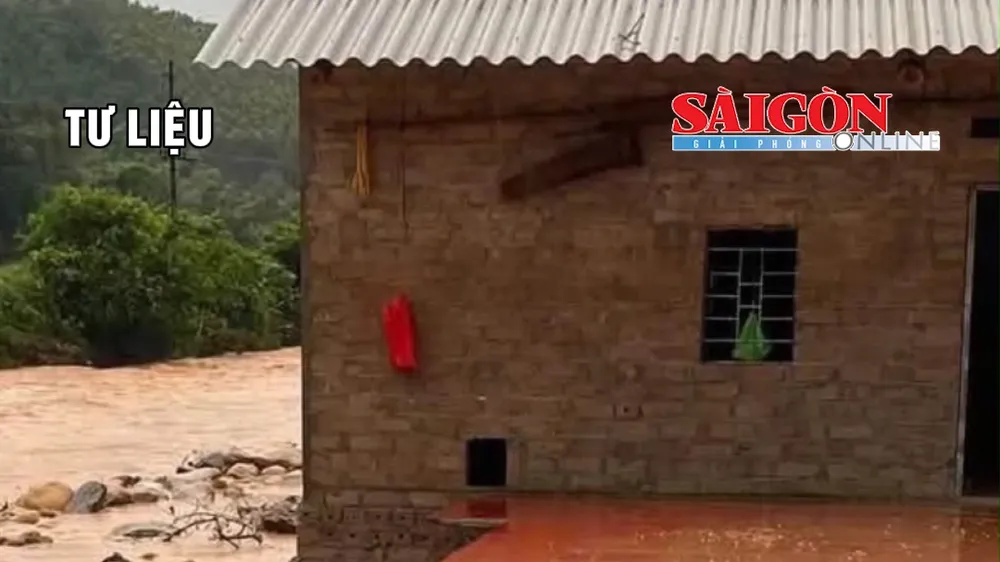 Sáng 23-8, Cục Quản lý đê điều và phòng chống thiên tai thông tin, tại tỉnh Lạng Sơn mưa lũ đã làm 1 người chết do sạt lở đất, 200 nhà bị hư hỏng, tốc mái, 733 nhà bị ngập.