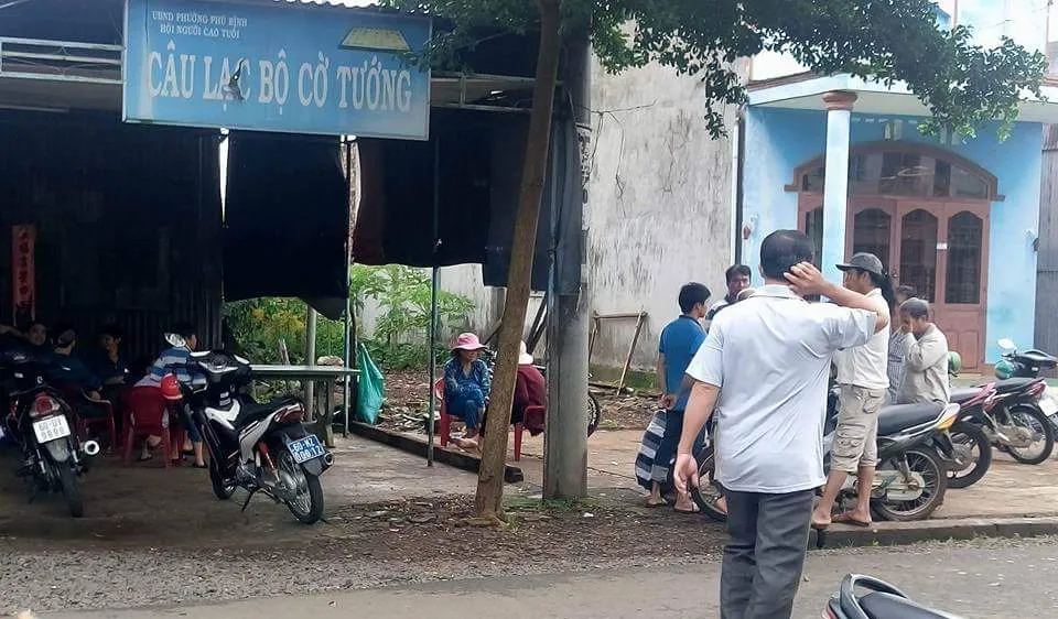 Hiện trường chồng giết vợ rồi uống thuốc trừ sâu tự tử