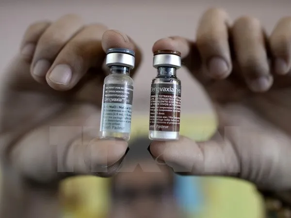 Vắcxin Dengvaxia trong chương trình tiêm chủng tại một trường tiểu học ở ngoại ô Manila ngày 4-4-2016. Nguồn: TTXVN