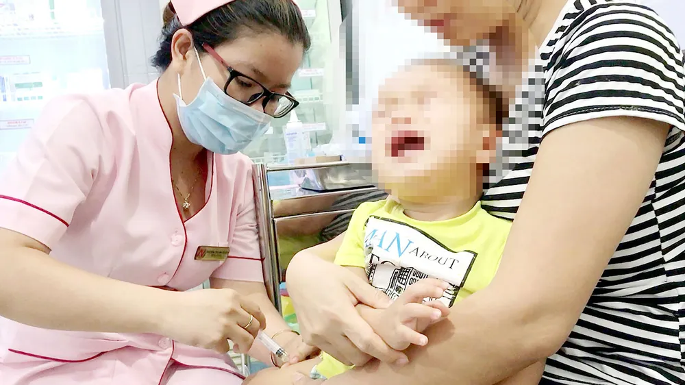 Bộ Y tế khuyến cáo trẻ nhỏ cần được tiêm đầy đủ các loại vaccine trong Chương trình tiêm chủng mở rộng để phòng ngừa dịch bệnh nguy hiểm Ảnh: HOÀNG HÙNG
