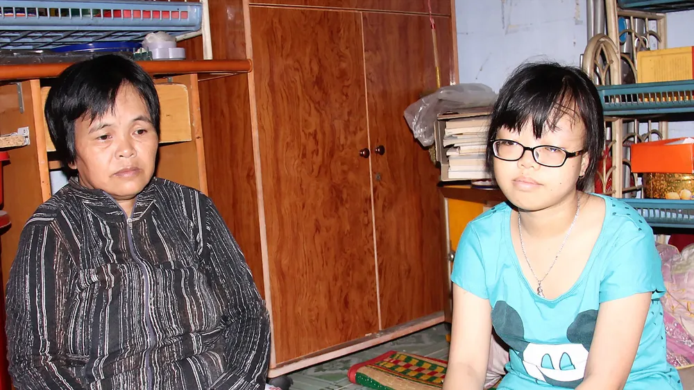 Chi và mẹ trong phòng trọ 
