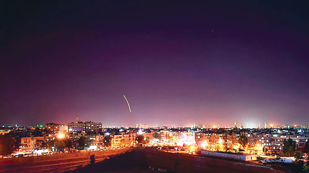 Tên lửa phòng không Syria đánh trả đòn tập kích của Israel