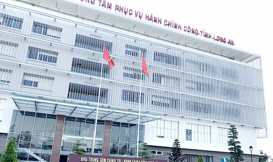 Trung tâm phục vụ hành chính công tỉnh Long An Ảnh: KIẾN VĂN
