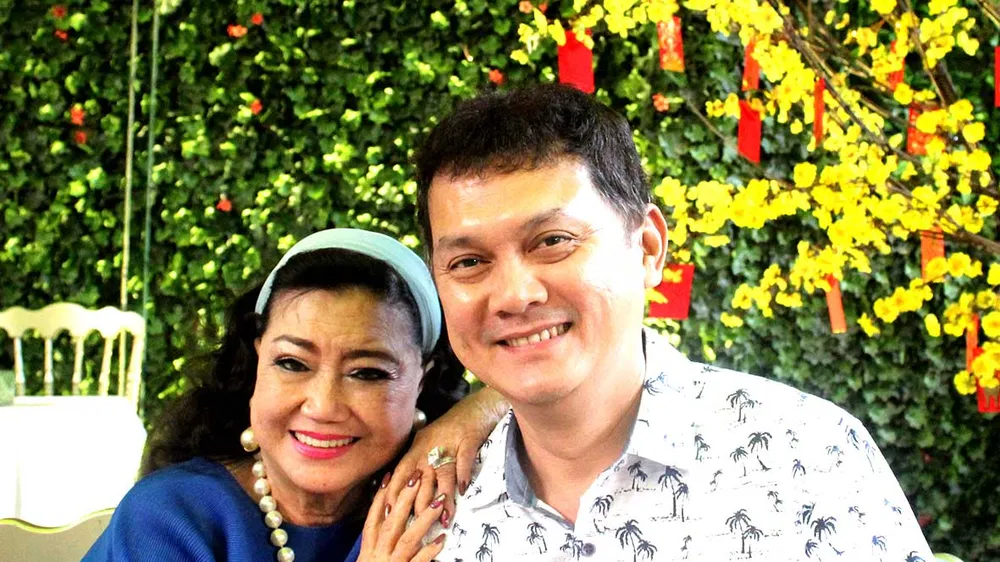 NSND Kim Cương và NSƯT Hữu Châu - các thành viên trong ê kíp thực hiện chương trình Nghệ sĩ tri âm.