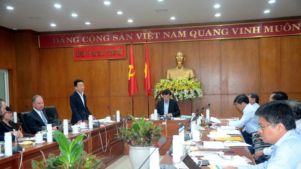 Ông Đỗ Quang Hiển, Chủ tịch HĐQT kiêm Tổng Giám đốc Tập đoàn T&T Group phát biểu tại buổi làm việc