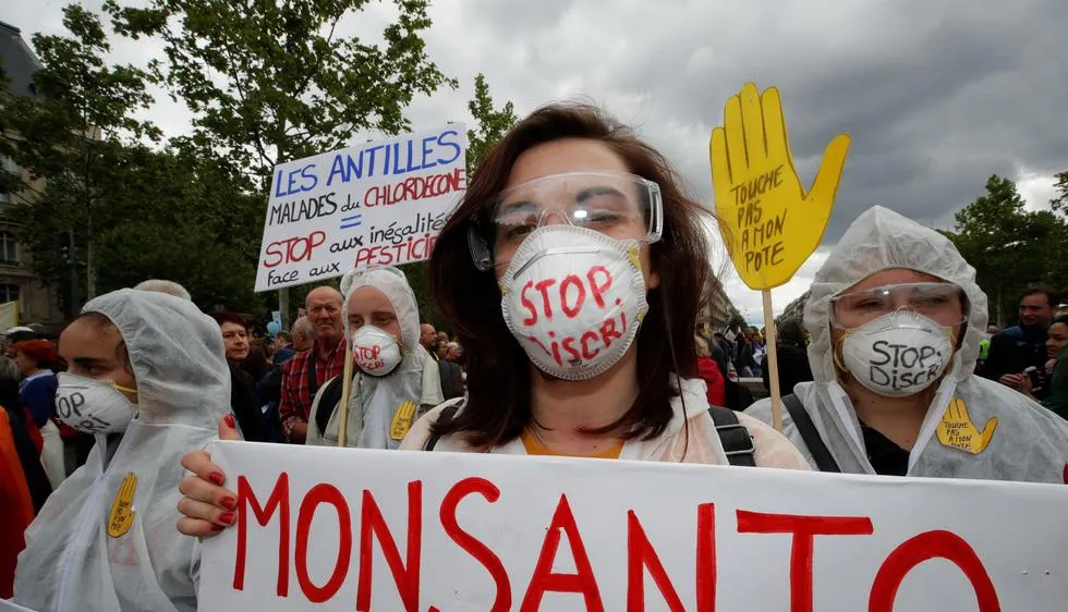 Người biểu tình ở thủ đô Paris của Pháp ngày 18-5. Ảnh: REUTERS