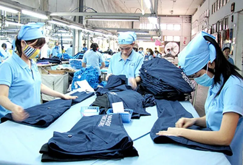 Gần 10 tỷ đồng chăm lo công nhân lao động