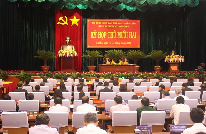 Cho thuê đất nhưng chưa thu tiền, Bí thư Tỉnh ủy tự kiểm điểm