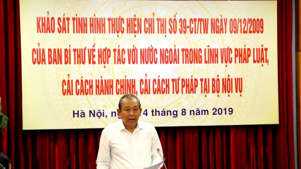 Phó Thủ tướng Thường trực Trương Hòa Bình phát biểu tại buổi làm việc