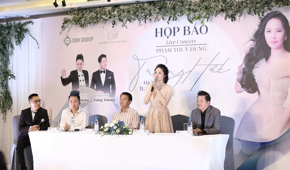  Sao Mai Phạm Thùy Dung họp báo giới thiệu live-concert "Trăng hát" 