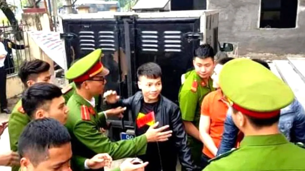 Thay vì chào đón, đối tượng Khá Bảnh cần bị lên án. Ảnh: MINH KHANG