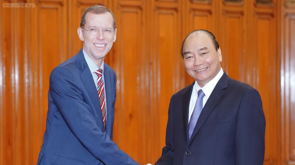 Thủ tướng Nguyễn Xuân Phúc và Hiệu trưởng Trường Harvard Kennedy, ông D. Elmendorf. Ảnh: VGP