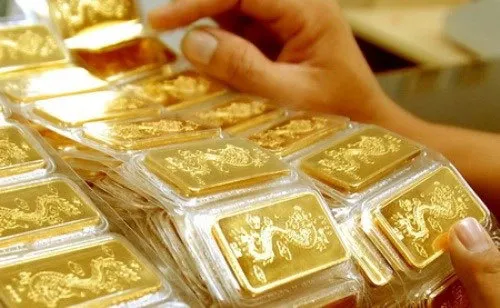 Giá vàng trong nước cao hơn thế giới 5 triệu đồng/lượng