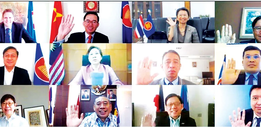  Đại sứ các nước ASEAN, New Zealand và đại diện Ban thư ký ASEAN tham dự cuộc họp lần thứ 8. Ảnh: TTXVN 