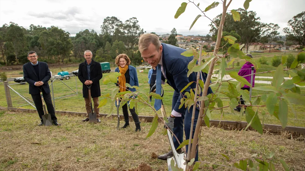 Chiến dịch trồng cây xanh tại Australia vừa khởi động tại thành phố Sydney. Ảnh: ECOVOICE 