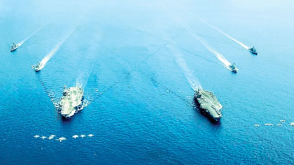 Hai tàu sân bay Mỹ USS Nimitz và USS Ronald Reagan ở Biển Đông
