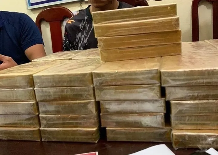 Bắt vụ vận chuyển 54 bánh heroin trên cao tốc Hà Nội - Hải Phòng