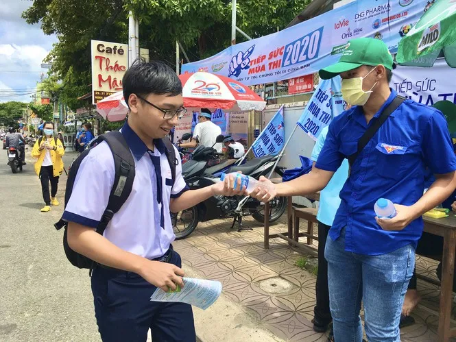 Gần 5.400 lượt tình nguyện viên Tiếp sức mùa thi