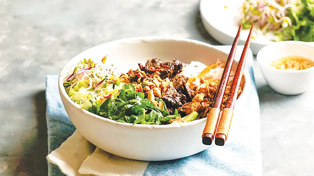 Món “bò bún” tại Pháp 