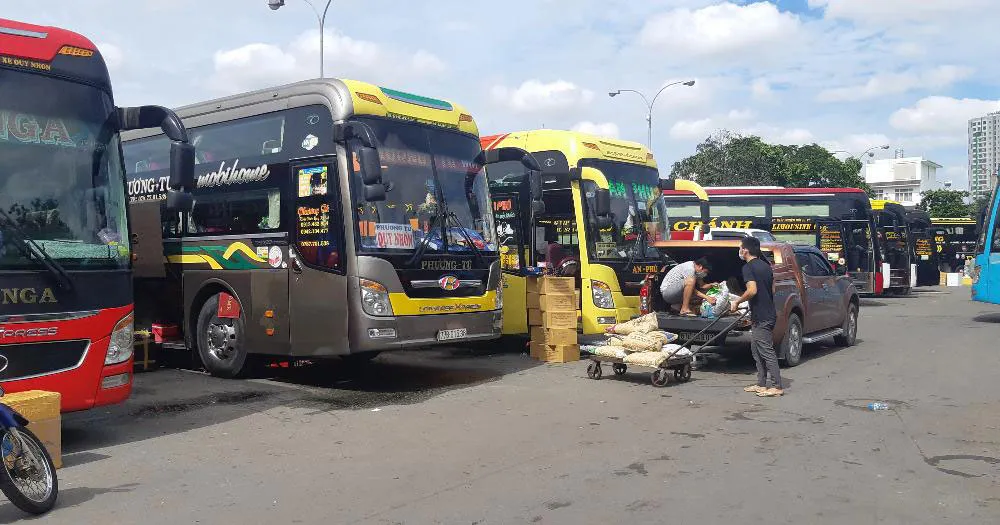 Nhiều doanh nghiệp vận tải ở TPHCM đang cần sự hỗ trợ. Ảnh: ĐỨC TRUNG 