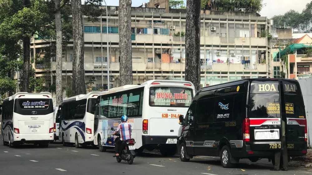 Biến tướng xe hợp đồng