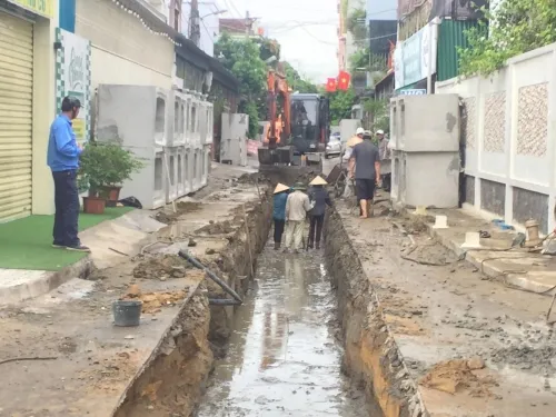 Thi công bừa bộn, làm ảnh hưởng người dân
