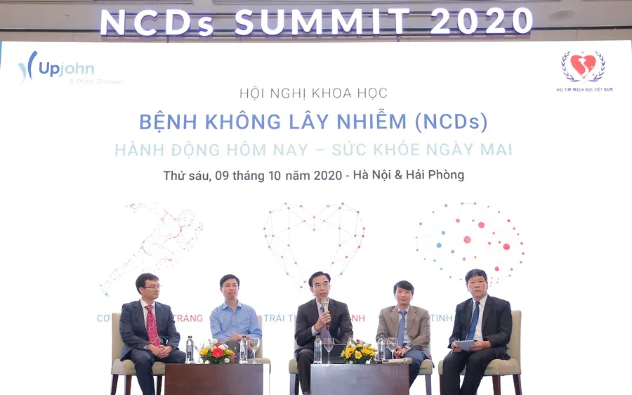 Các chuyên gia đầu ngành thảo luận tại hội nghị