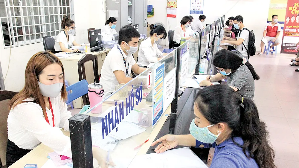 Người lao động làm thủ tục hưởng chính sách bảo hiểm thất nghiệp tại Chi nhánh BHTN Tân Bình - Trung tâm Dịch vụ việc làm TP Hồ Chí Minh