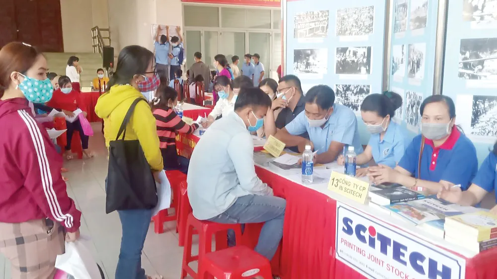 Trung tâm Dịch vụ việc làm TPHCM: Kết nối việc làm đến các huyện ngoại thành