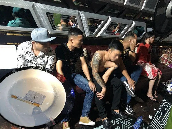 21 người dương tính ma túy trong quán karaoke 