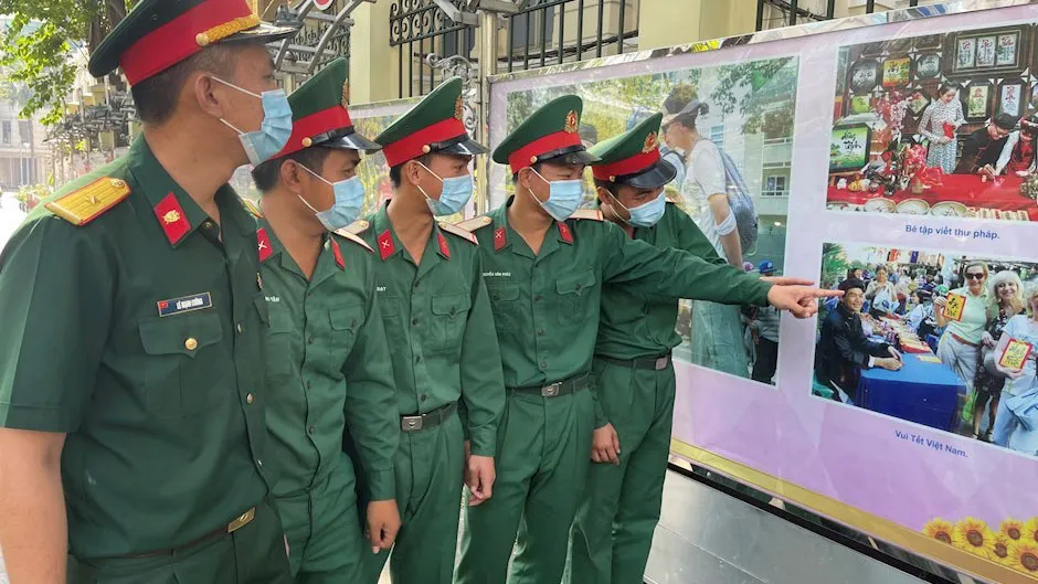 Triển lãm ảnh “Mừng xuân Tân Sửu - Mừng Đảng quang vinh”