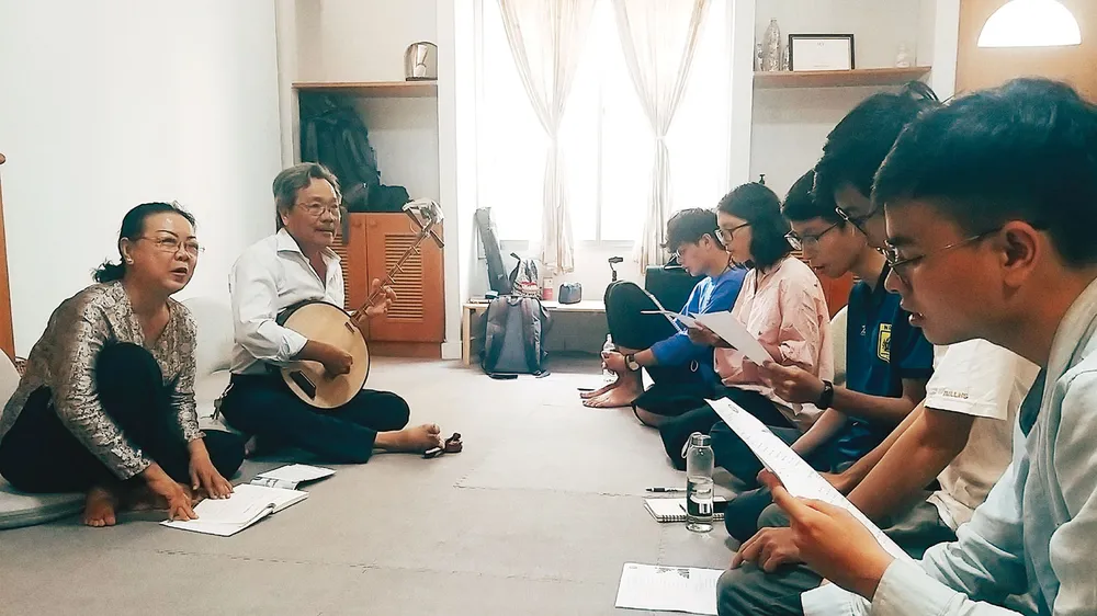 Một buổi học của Hát bội 101