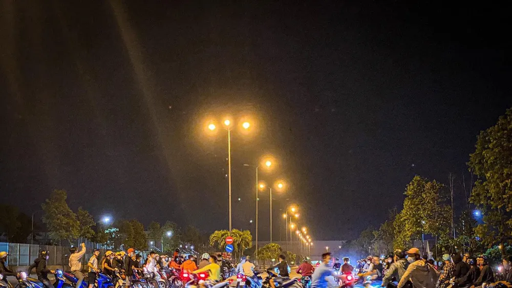 Hàng trăm “quái xế” chặn cao tốc TPHCM - Long Thành - Dầu Giây đua xe ngày 19-3