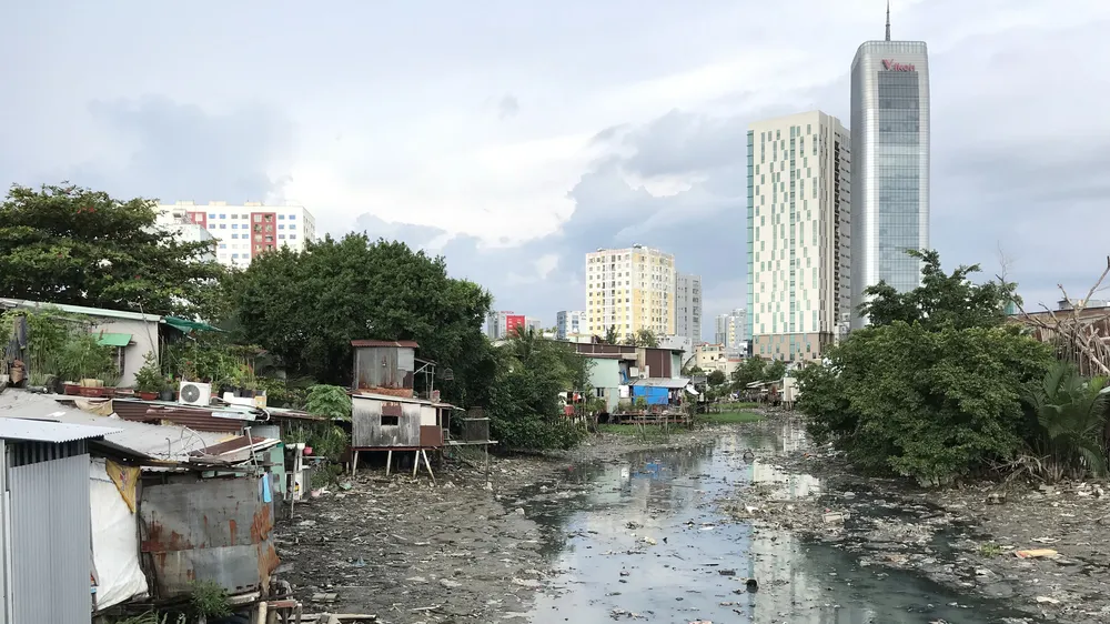 Rạch Xuyên Tâm bị ô nhiễm nặng suốt hàng chục năm qua. Ảnh: ANH TUẤN
