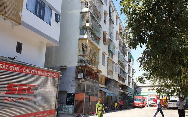 Lô E chung cư 518 Võ Văn Kiệt nghiêng, lún do móng sai kết cấu