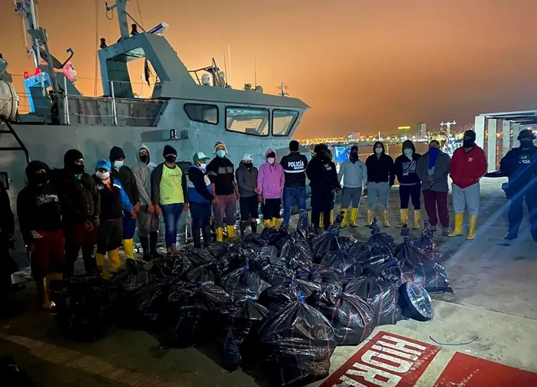  Các túi cocaine bị thu giữ từ một con tàu ở Tumaco, Colombia ngày 4-11. Ảnh: REUTERS 