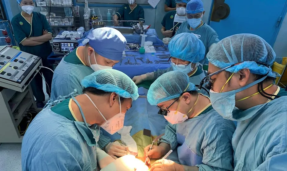 Ghép gan thành công bé gái 5 tuổi