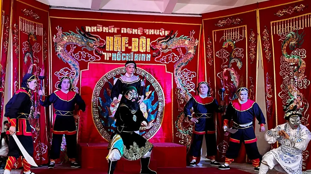 Nghệ sĩ hát bội luôn nỗ lực làm nghề và mong chờ có một nơi an cư lạc nghiệp
