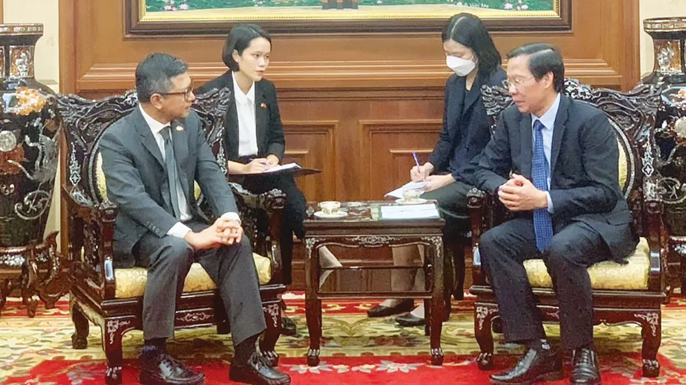Chủ tịch UBND TPHCM Phan Văn Mãi tiếp ông Denny Abdi