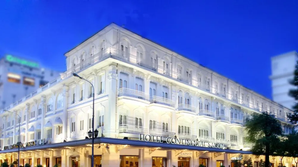 Khách sạn Continental Saigon đón nhận bằng khen của Thủ tướng Chính phủ