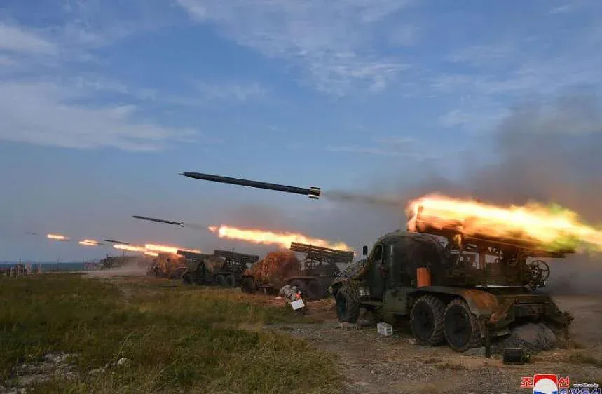 Lực lượng pháo binh Triều Tiên trong cuộc diễn tập ngày 6-10. Ảnh: KCNA