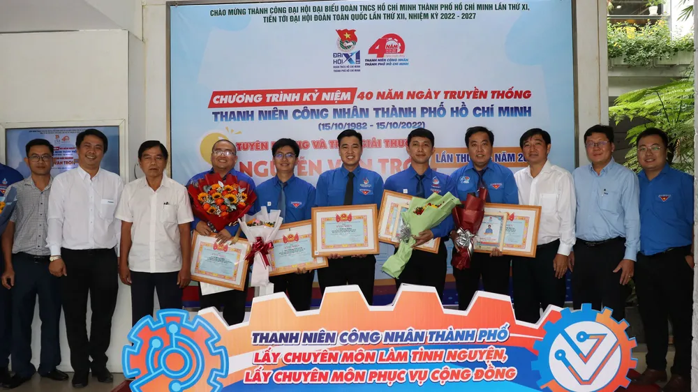 Lãnh đạo ngành nước chúc mừng 5 công nhân đoạt Giải thưởng Nguyễn Văn Trỗi