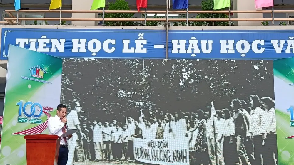 Lễ kỷ niệm ngày thành lập của ngôi trường 100 năm tuổi