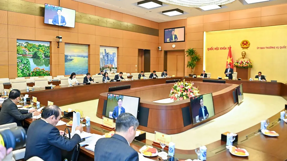 Chủ tịch Quốc hội Vương Đình Huệ chủ trì buổi làm việc để cho ý kiến về dự án Luật Hợp tác xã (sửa đổi). Nguồn: QUOCHOI.VN