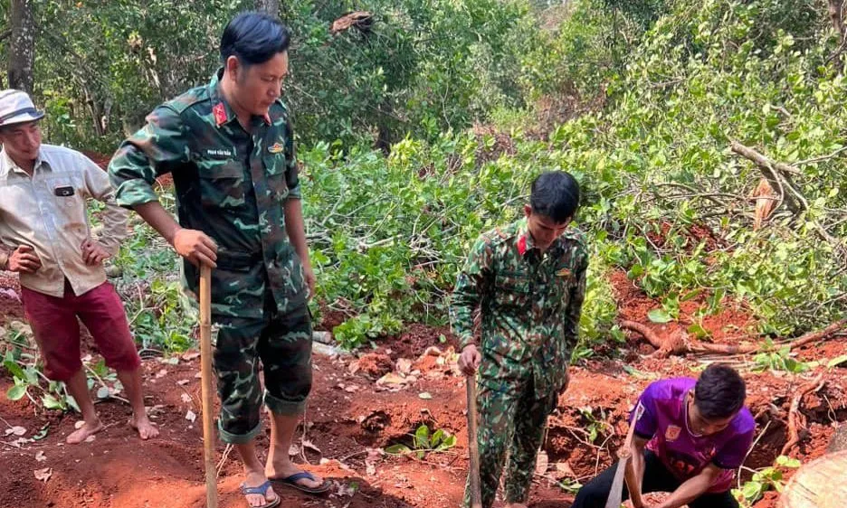 Bình Phước: Phát hiện, cất bốc 13 hài cốt liệt sĩ 