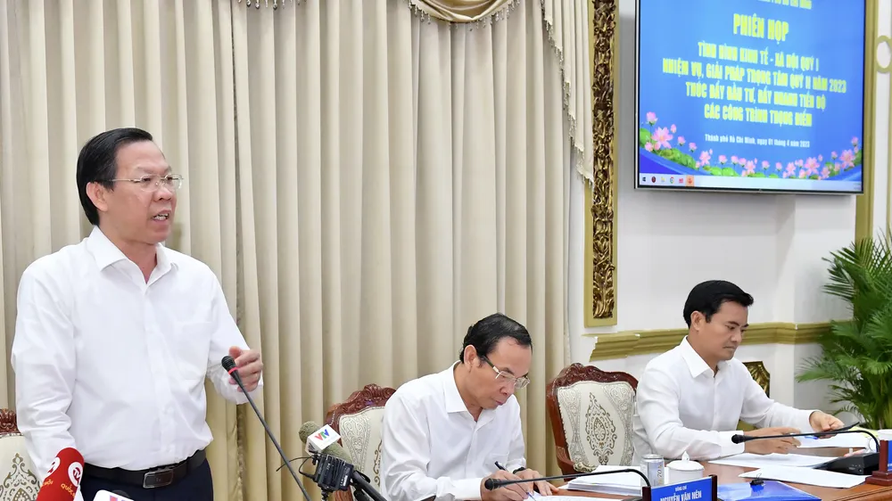 Chủ tịch UBND TPHCM Phan Văn Mãi phát biểu kết luận phiên làm việc. Ảnh: VIỆT DŨNG