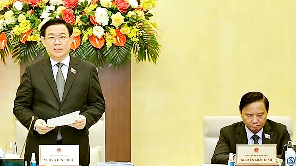 Chủ tịch Quốc hội Vương Đình Huệ phát biểu trong phiên họp chuyên đề pháp luật của Ủy ban Thường vụ Quốc hội, sáng 12-4. Ảnh: VIẾT CHUNG
