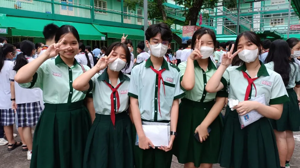 Chấm thi lớp 10 tại TPHCM: Khoảng 50% bài thi Toán đạt điểm trên trung bình, nhiều bài thi Ngữ văn đạt điểm 9